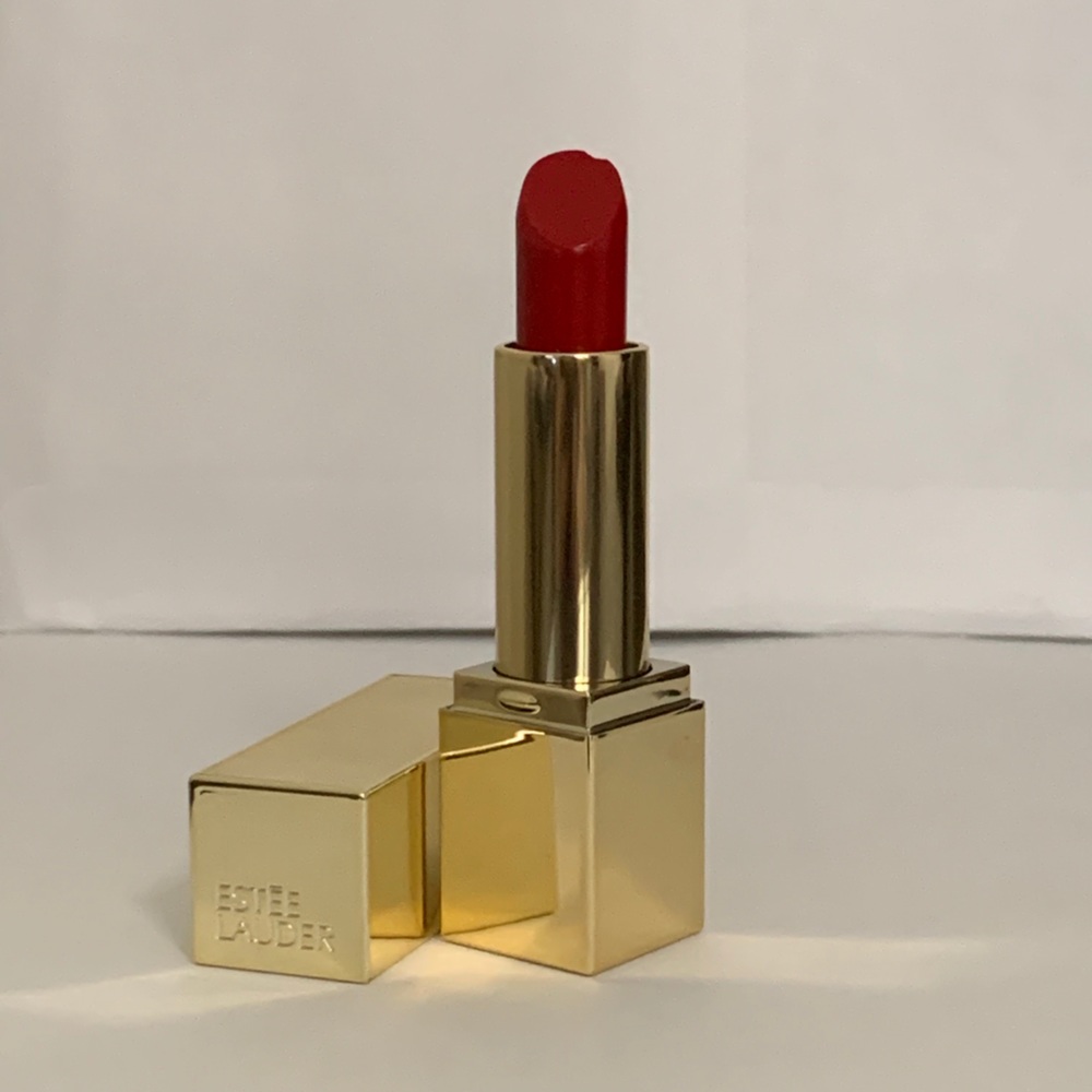 Estée Lauder lipstick